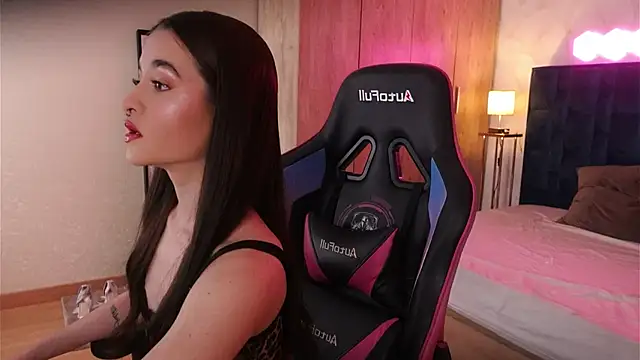 Snapshot of LucyDeLuca chatting on March 3, 2026, 7:47 am LucyDeLuca online show from March 3, 2026, 7:47 am