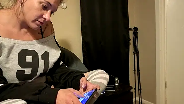 MissBella0969 online show from April 23, 2026, 2:46 am