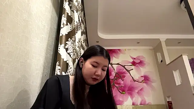 Snapshot of MaeRaads chatting on February 26, 2026, 6:51 pm MaeRaads online show from February 26, 2026, 6:51 pm