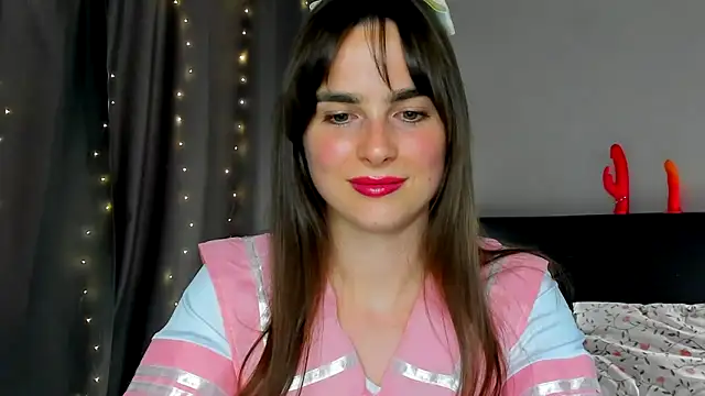 Snapshot of megann_fox2 chatting on May 9, 2026, 3:50 pm megann fox2 online show from May 9, 2026, 3:50 pm