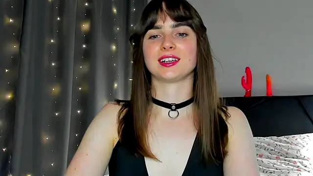 Snapshot of megann_fox2 chatting on May 12, 2026, 3:42 pm megann fox2 online show from May 12, 2026, 3:42 pm