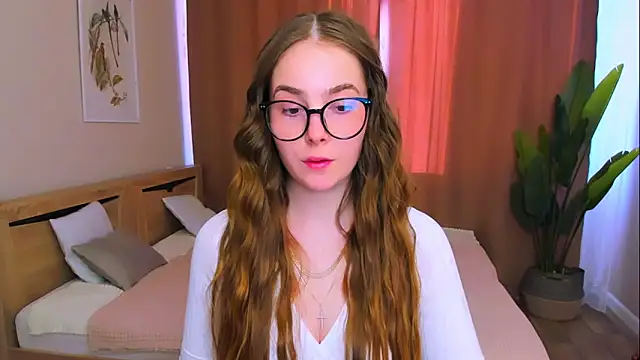 Maddy Wood  online show from April 1, 2026, 3:53 pm