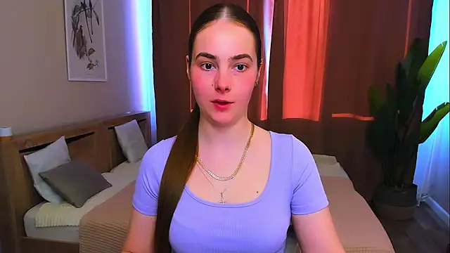 Maddy Wood  online show from April 18, 2026, 3:27 pm