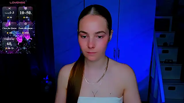 Maddy Wood  online show from June 7, 2026, 4:00 pm