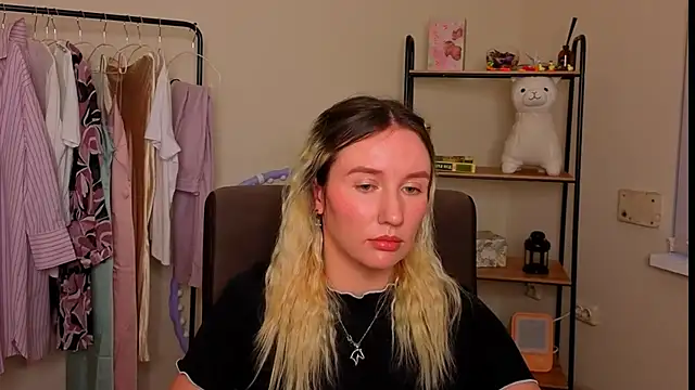 Snapshot of AshleyySchwartz chatting on February 18, 2026, 2:24 pm AshleyySchwartz online show from February 18, 2026, 2:24 pm