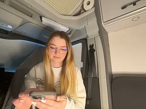 Snapshot of melanieTesss chatting on February 21, 2026, 11:44 am melanieTesss online show from February 21, 2026, 11:44 am