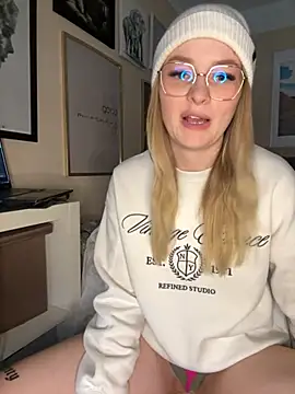 melanieTesss online show from March 29, 2026, 11:21 am