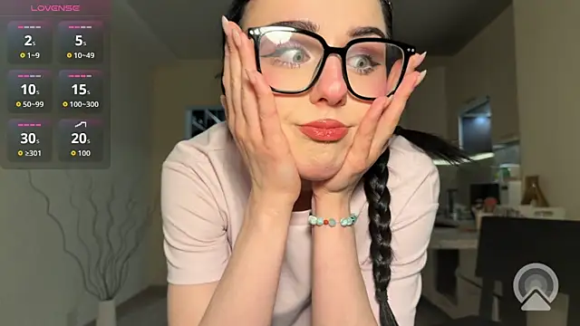 alicelanei online show from March 26, 2026, 8:03 pm