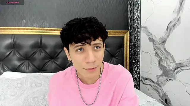 Angel St1 online show from May 18, 2026, 5:02 am