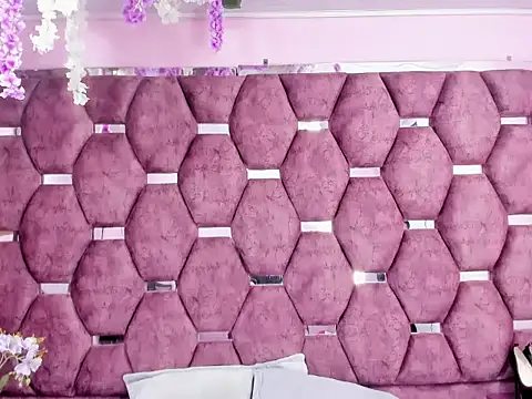 alana deivis online show from February 18, 2026, 2:51 am