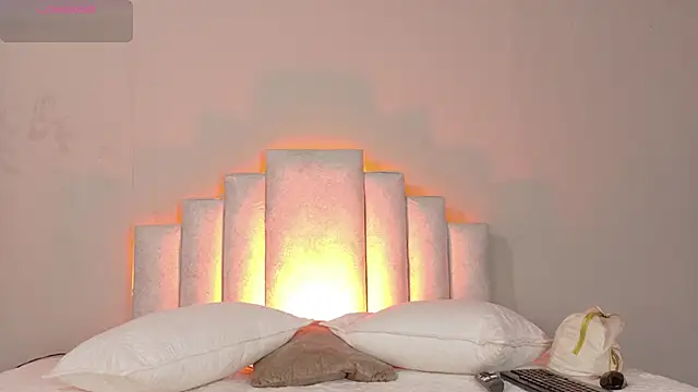 Sheinny brown1 online show from March 27, 2026, 8:08 pm