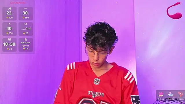 Snapshot of Maxfrost1 chatting on March 1, 2026, 1:29 am Maxfrost1 online show from March 1, 2026, 1:29 am