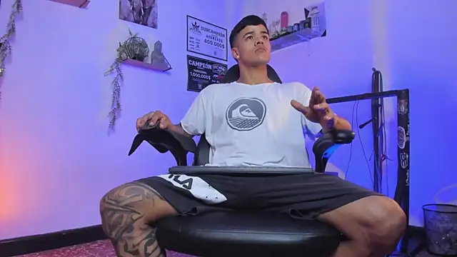 Snapshot of Rob_zaens33 chatting on March 3, 2026, 3:51 pm Rob zaens33 online show from March 3, 2026, 3:51 pm