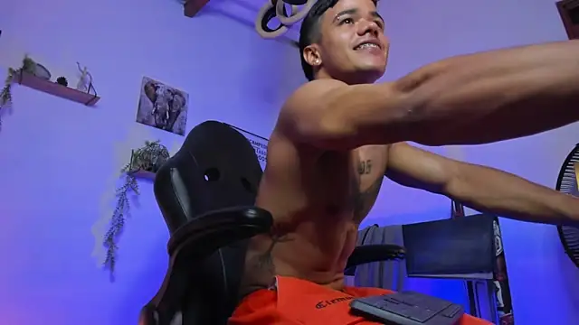 Rob zaens33 online show from March 8, 2026, 2:04 am