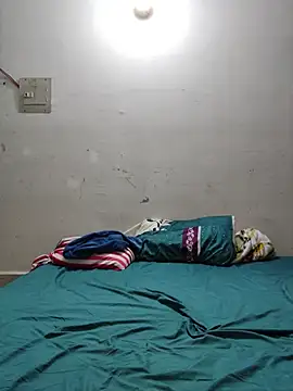 luna29 online show from May 13, 2026, 4:43 am