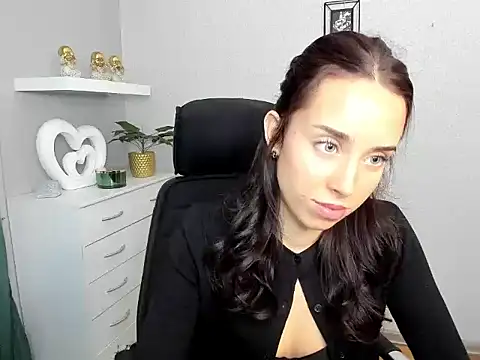 AdeleSolo online show from February 25, 2026, 6:45 am