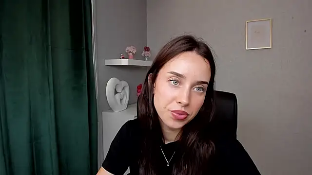 AdeleSolo online show from June 8, 2026, 10:26 am