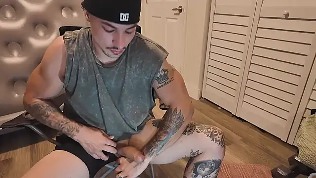 Alejandrosolerxxx online show from March 7, 2026, 8:39 pm