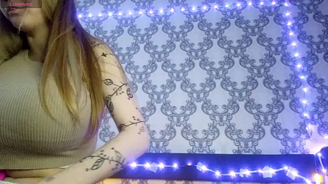 VictoriaDeese online show from March 24, 2026, 4:06 am