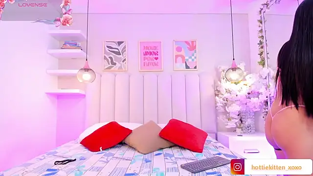 Mia Bailey  online show from March 18, 2026, 3:09 am