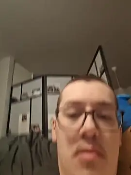 zataeidhagen online show from February 18, 2026, 4:08 am