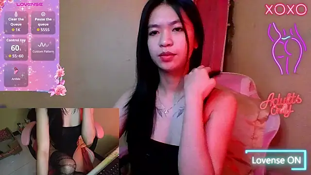 Luna Moonfang online show from May 27, 2026, 12:51 am