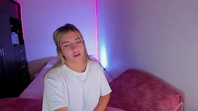 saradiazxxx online show from April 11, 2026, 7:45 am