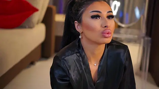 YanaSultana online show from April 10, 2026, 8:30 am