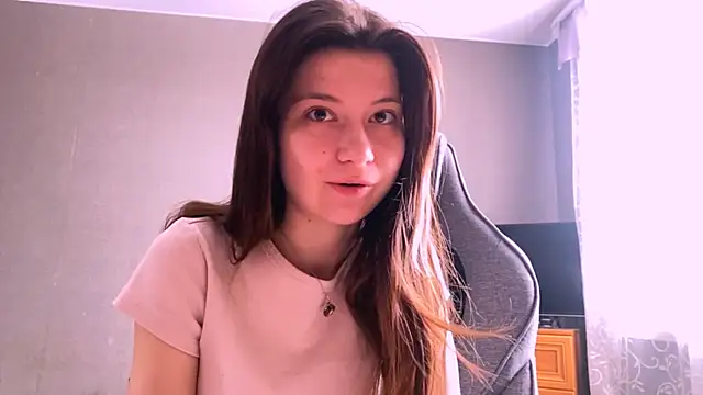 LunnaBliss online show from March 28, 2026, 6:46 am