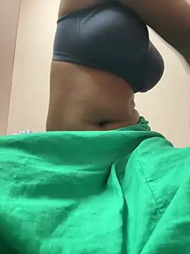 Snapshot of meenu_cuties chatting on March 12, 2026, 4:29 am meenu cuties online show from March 12, 2026, 4:29 am