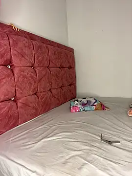 Snapshot of Sofia-squir chatting on March 4, 2026, 5:13 am Sofia-squir online show from March 4, 2026, 5:13 am