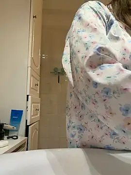 Frenchgirl45 online show from March 1, 2026, 7:38 pm