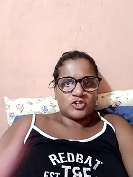 Snapshot of indianstrawberrylips4u chatting on February 28, 2026, 7:04 pm indianstrawberrylips4u online show from February 28, 2026, 7:04 pm