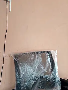 indianstrawberrylips4u online show from March 25, 2026, 6:52 am