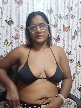 indianstrawberrylips4u online show from May 14, 2026, 3:52 pm