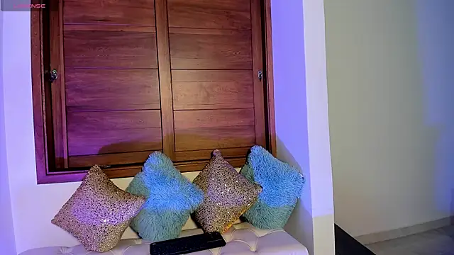 milkavelvett online show from March 4, 2026, 3:51 pm