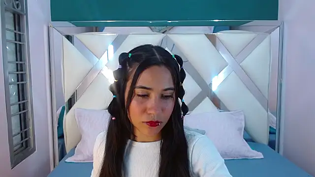 Snapshot of Kate_Hewson chatting on February 25, 2026, 12:37 pm Kate Hewson online show from February 25, 2026, 12:37 pm