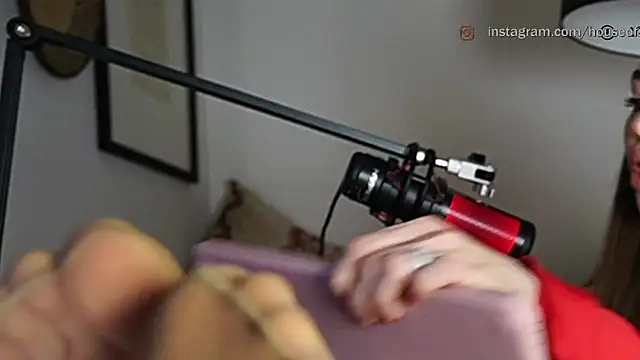 supreme dominatrix online show from April 22, 2026, 8:43 pm