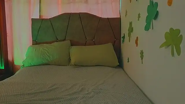 Keyla roberts777  online show from March 18, 2026, 12:30 pm