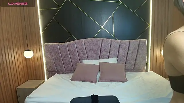 Snapshot of MoriahStorm chatting on March 3, 2026, 12:11 pm MoriahStorm online show from March 3, 2026, 12:11 pm