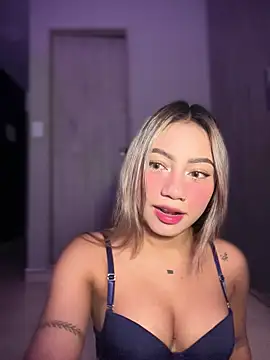 Dulce Sofi  online show from March 21, 2026, 8:01 pm