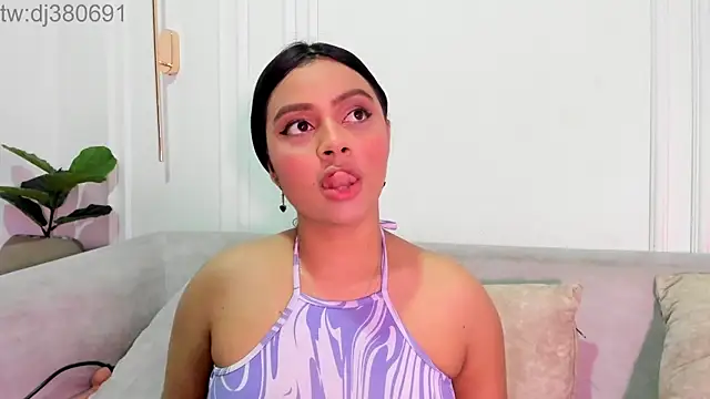 DulceQueen1 online show from April 8, 2026, 12:16 pm