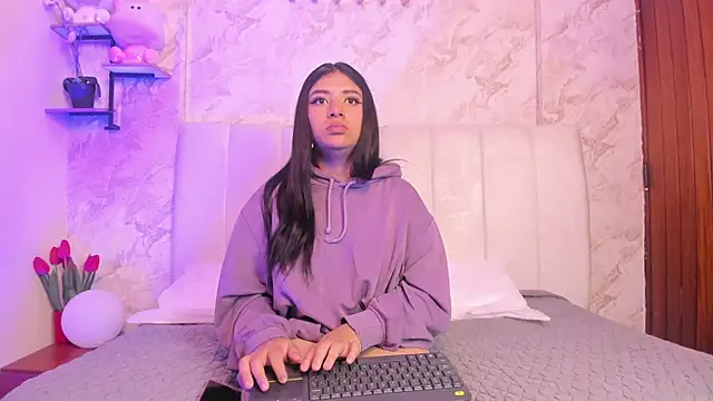 KaileeRoss online show from February 22, 2026, 7:34 pm