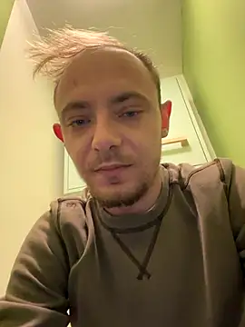 Snapshot of Crevette311 chatting on November 23, 2025, 8:58 am Crevette311 online show from November 23, 2025, 8:58 am