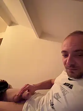 Snapshot of Crevette311 chatting on December 1, 2025, 12:26 am Crevette311 online show from December 1, 2025, 12:26 am