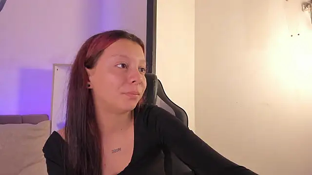 Snapshot of MelLove_ chatting on February 22, 2026, 8:18 pm MelLove online show from February 22, 2026, 8:18 pm