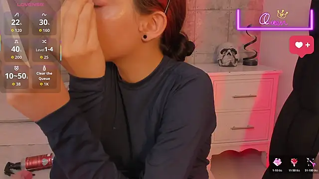 Snapshot of MelLove_ chatting on March 3, 2026, 11:54 pm MelLove online show from March 3, 2026, 11:54 pm