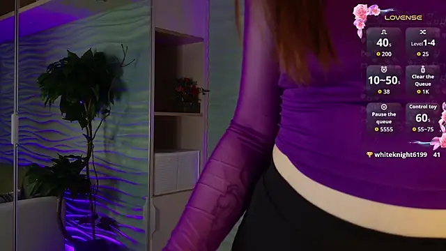 Snapshot of Tiny_BunnyX chatting on March 3, 2026, 6:08 am Tiny BunnyX online show from March 3, 2026, 6:08 am