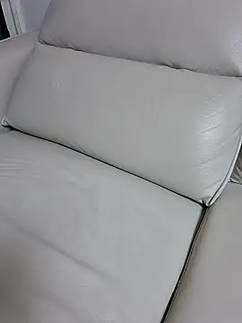 kiim1123 online show from February 22, 2026, 10:14 am