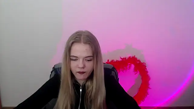 Snapshot of FoxiLana chatting on March 3, 2026, 8:20 am FoxiLana online show from March 3, 2026, 8:20 am